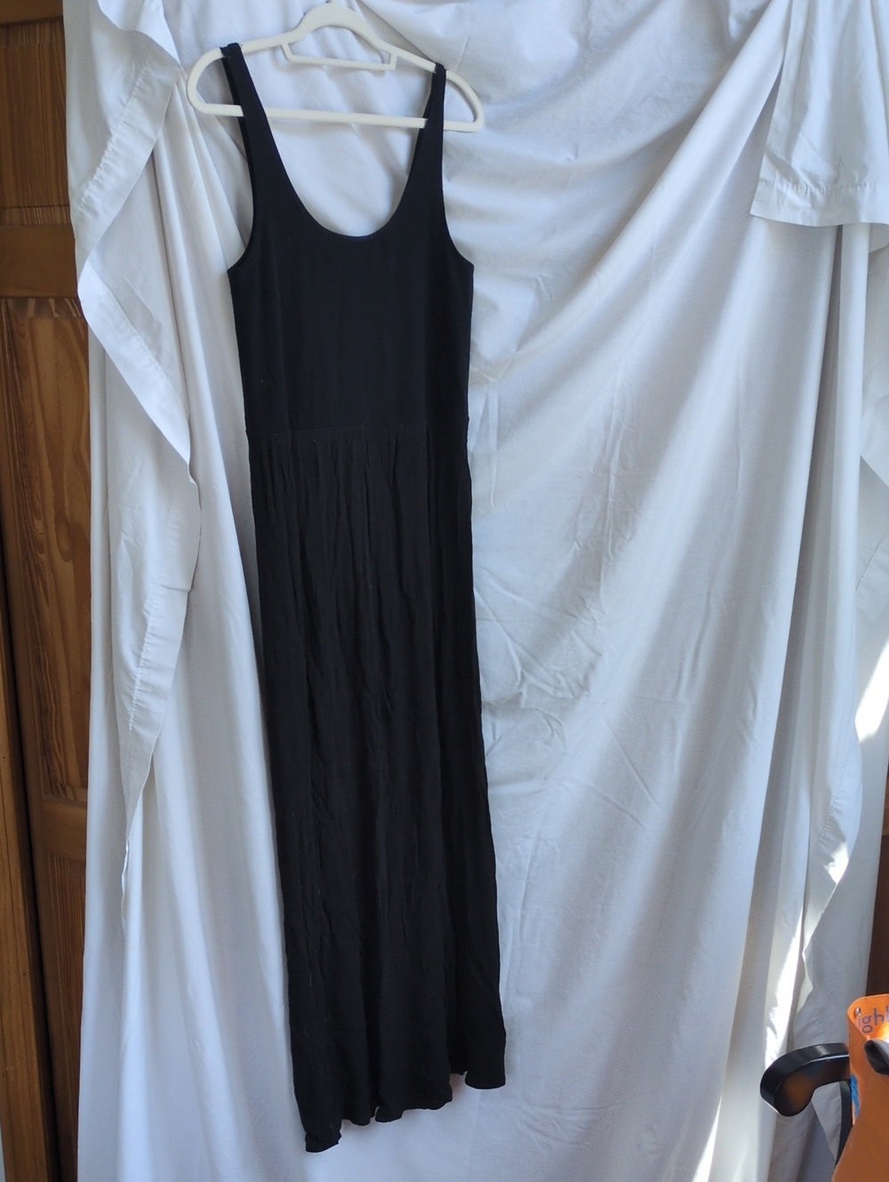 Lou & Grey Black Sleeveless Scoop-Neck Maxi Dress